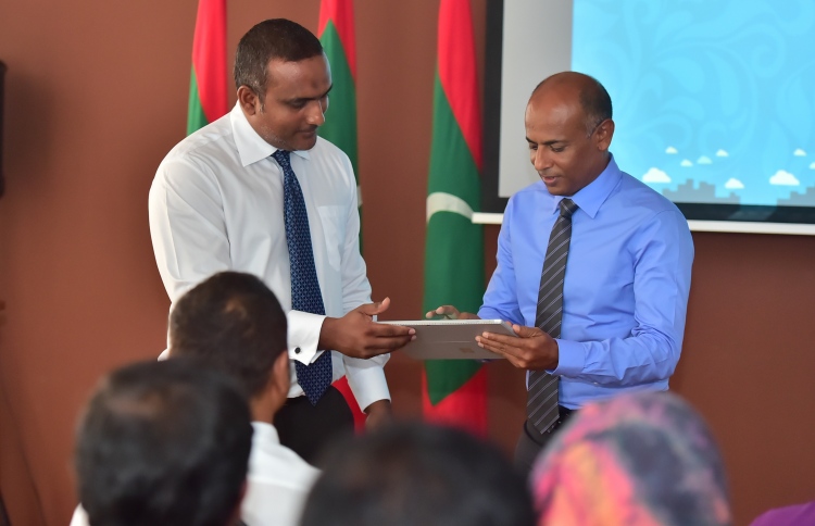 ވެމްކޯގެ ޗެއާމަން އާއި އެމްޑީ މަގާމުން ވަކިކޮށްފި