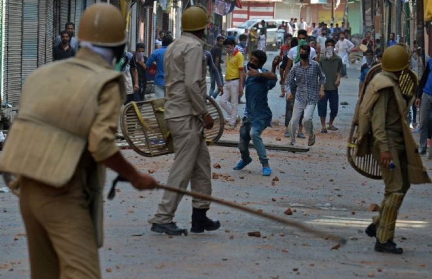 ކަޝްމީރުގައި އެންމެ ފަހުން ހިންގަން ފެށި ހަމަނުޖެހުންތަކުގައި ވަނީ 60 މީހުން މަރުވެފައި.