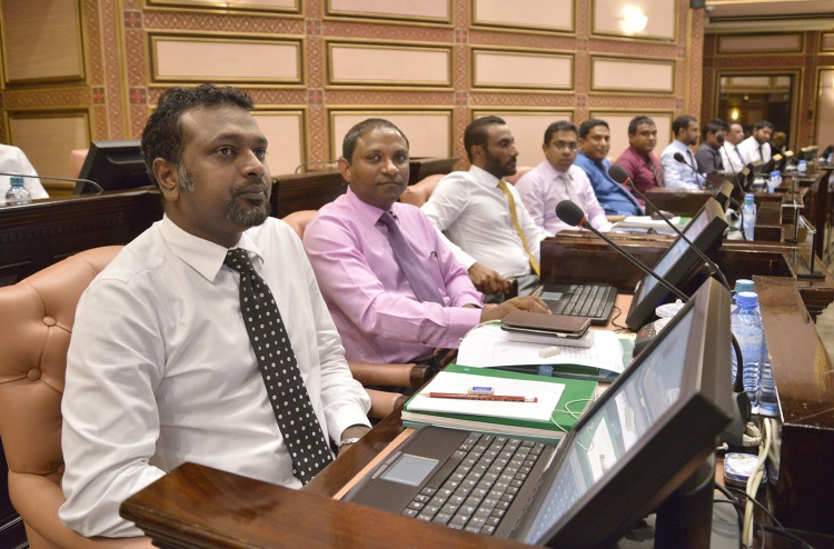 ކައުންސިލް މެމްބަރުންގެ އަދަދު މަދު ކުރަން ފާސްކޮށްފި