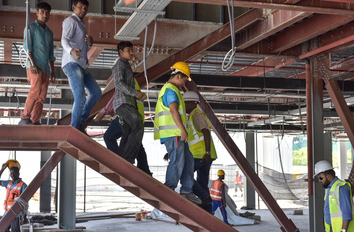 ހުޅުމާލެ: އޮގަސްޓް 18، 2016: ހުޅުމާލޭގައި ޓްރީ ޓޮޕް އިސްވެސްޓްމެންޓުން ހަދަމުންދާ 159 އެނދުގެ ހޮސްޕިޓަލްގެ މަސައްކަތް ކުރިއަށްދާގޮތް ނޫސްވެރިންނަށް ދައްކާލަނީ.-- ފޮޓޯ: ނިޝާން އަލީ