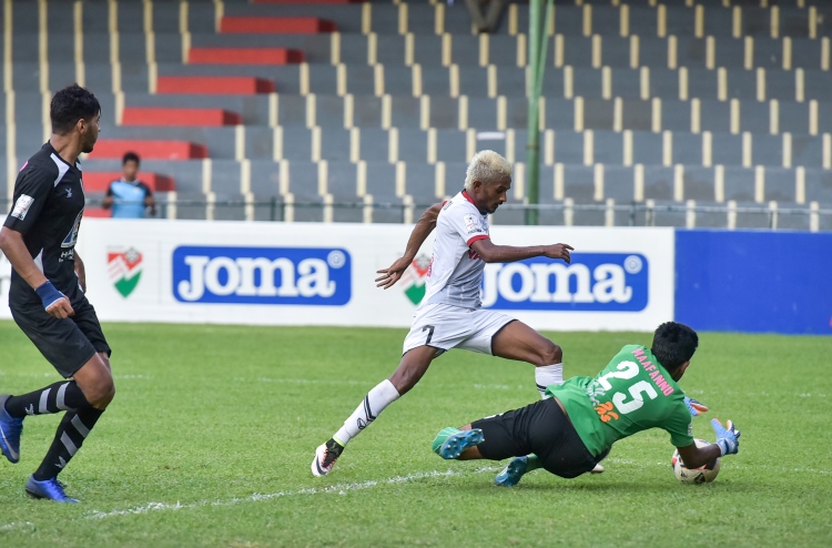 މޮޅު ކުޅުންތެރިޔާ ހުއްޓުވުނީ އެންމެ މޮޅު ކީޕަރަށް!