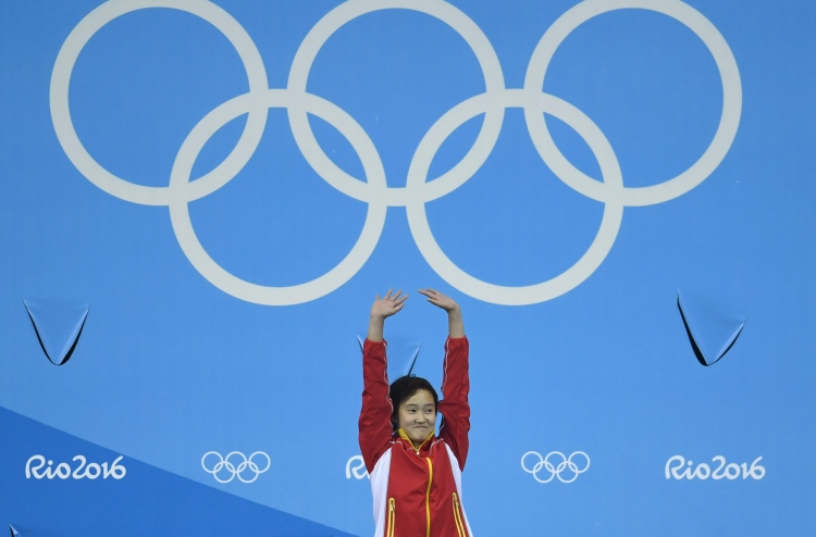 ޗައިނާގެ 15 އަހަރުގެ އެތުލީޓަކު ރަން މެޑަލް ހޯދައިފި