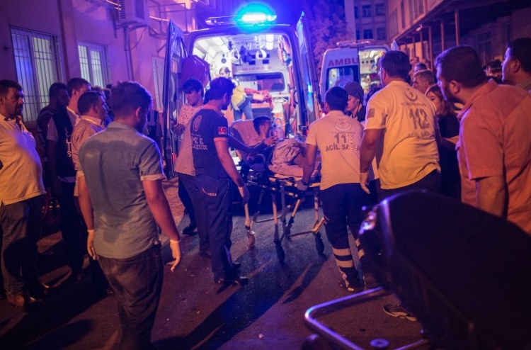 ތުރުކީގެ ކައިވެނި ޕާޓީއަކަށް ބޮމުގެ ހަމަލާދީ 30 މަރު