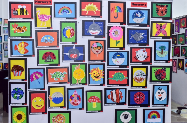 3000 އައިޓަމާއެކު ކެންގަރޫކިޑްސް އާޓް އެގްޒިބިޝަނެއް