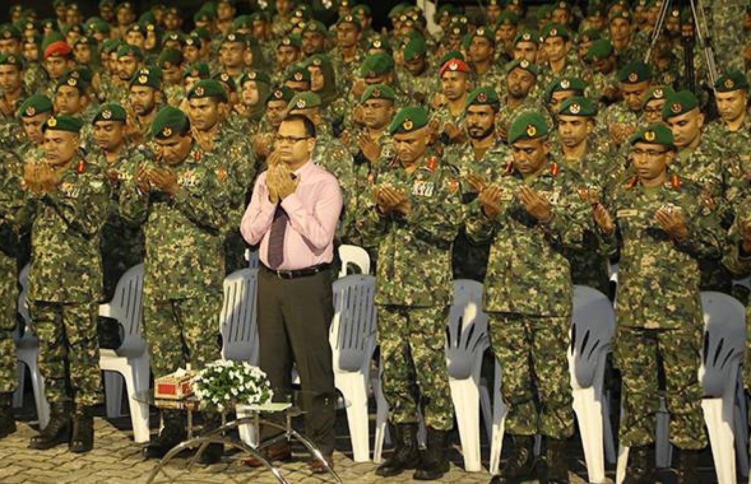 ސިފައިންގެ މެދުގައި ގައުމީ ރޫހު އާލާކުރުމަށް ދާދި ފަހުން ބޭއްވި ޖަލްސާއެއްގައި މިނިސްޓަރު (މ) ބައިވެރިވެވަޑައިގަންނަވަނީ. - ފޮޓޯ: އެމްއެންޑީއެފް