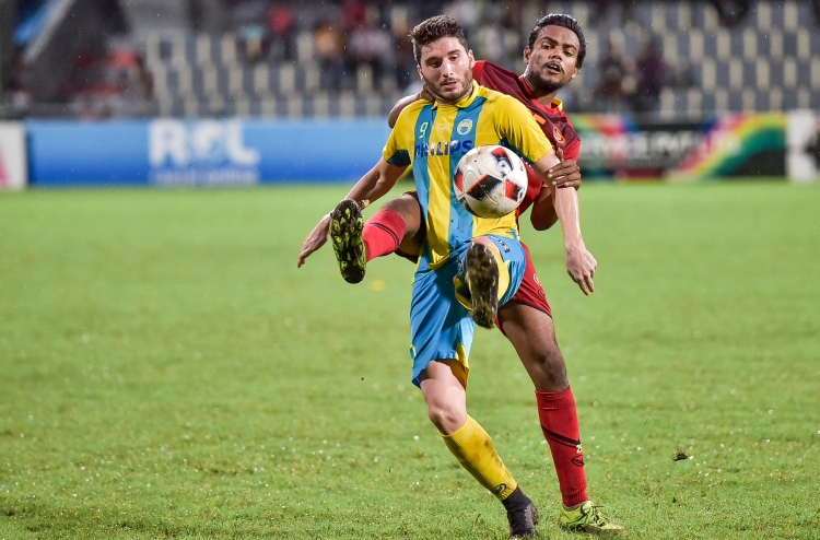 ވިކްޓަރީން ވެލެންސިއާ ހިފަހައްޓައިފި