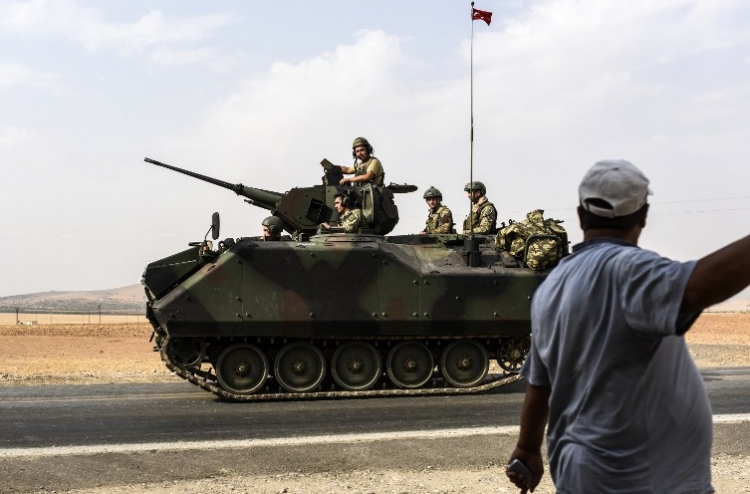 ތުރުކީން އިތުރު ޓޭންކުތައް ސީރިއާ އަށް ފޮނުވައިފި