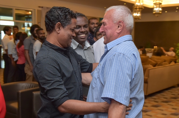 ދިވެހި ފުޓްބޯޅައަށް އެންމެންގެ އެހީ ބޭނުންވޭ: ޔަންކޭ