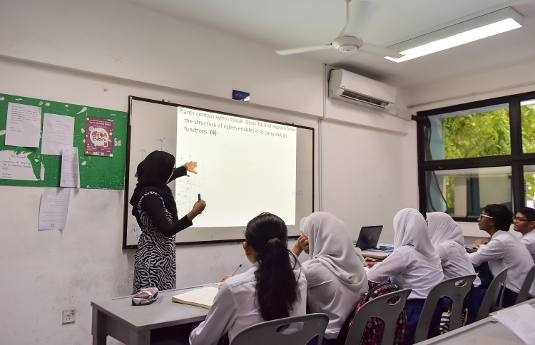 މުސާރައާއެކު ވެސް ޓީޗިންގެ ކޯސްތަކުގެ ޑިމާންޑަށް ބަދަލެއް ނާދޭ