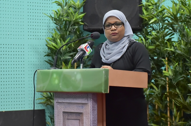 ހަކުރު ބައްޔަށް ޓެސްޓްކޮށްގެން ދުނިޔޭގެ ރެކޯޑް ހަދަނީ