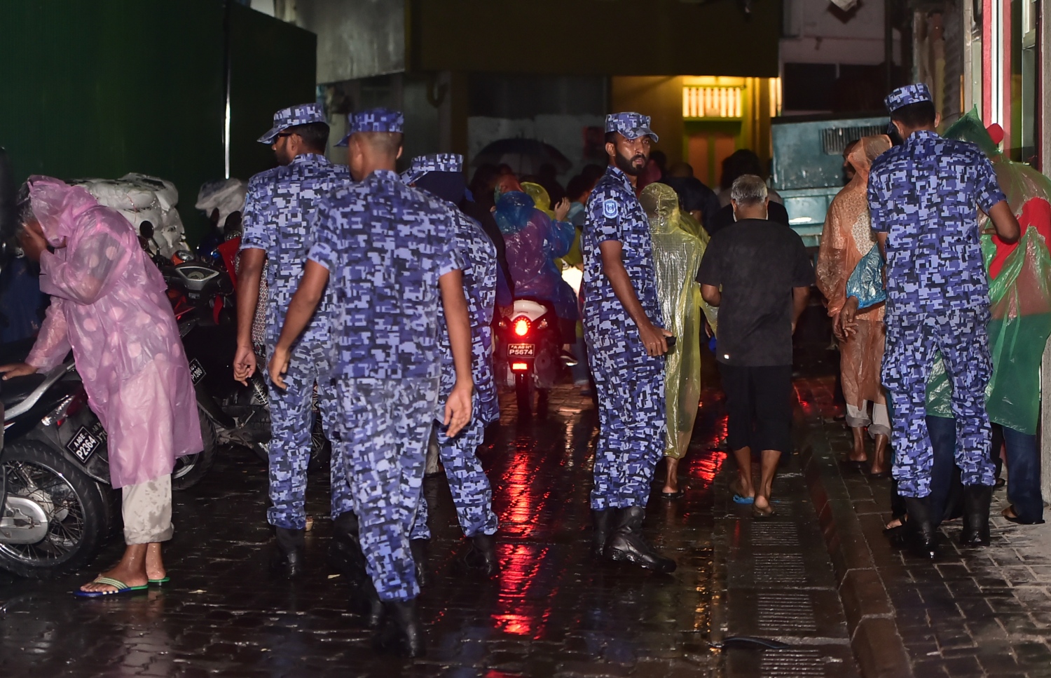 އެސްއޯ ފުލުހުންތަކެއް ހަރަކާތްތެރިވަނީ.---މިހާރު ފައިލް ފޮޓޯ