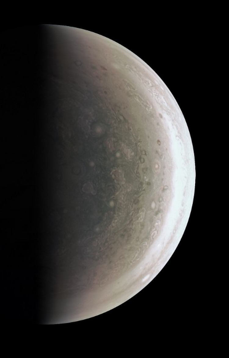 ޖުޕިޓާގެ ހަނދުތަކުގެ އަދަދު 92 އަށް