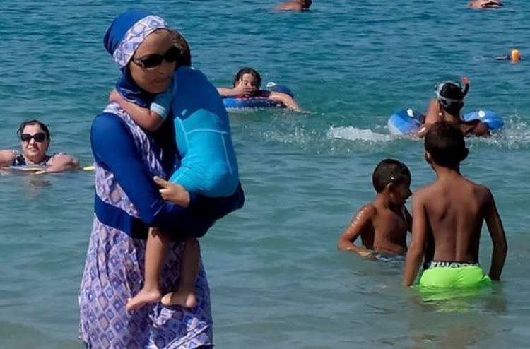 ބުރްކިނީ މަނާކަމަށް ފްރާންސްގެ ކޯސިކާ އިން ނިންމައިފި