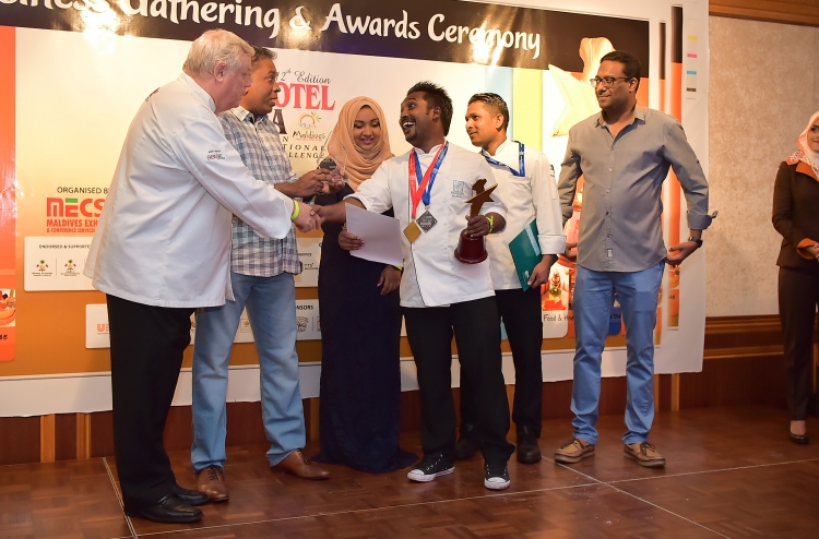 އެންމެ މޮޅު ދިވެހި ޝެފުގެ މަގާމަށް ބަނޑޮހުގެ ފަތީން