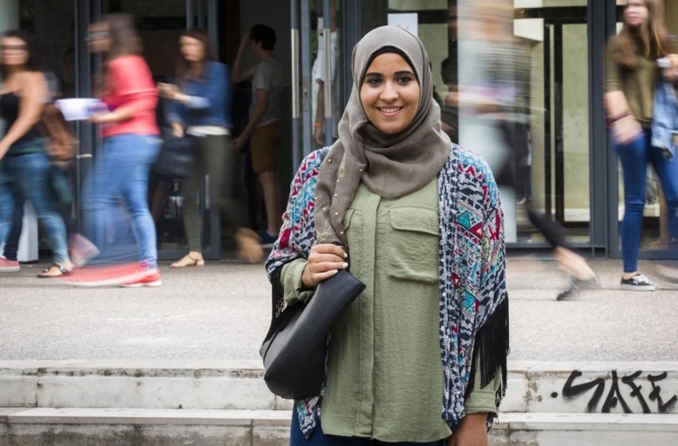 ބުރުގާ އަޅާތީ ކްލާހުން ބޭރުކޮށްލި ދަރިވަރަށް ކާމިޔާބު