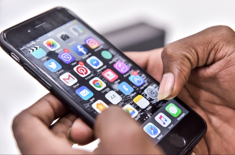 އައިފޯނު 7 ލިބުނުތަ؟ މުޅި ރާއްޖޭން ވިކި ހުސްވެއްޖެ