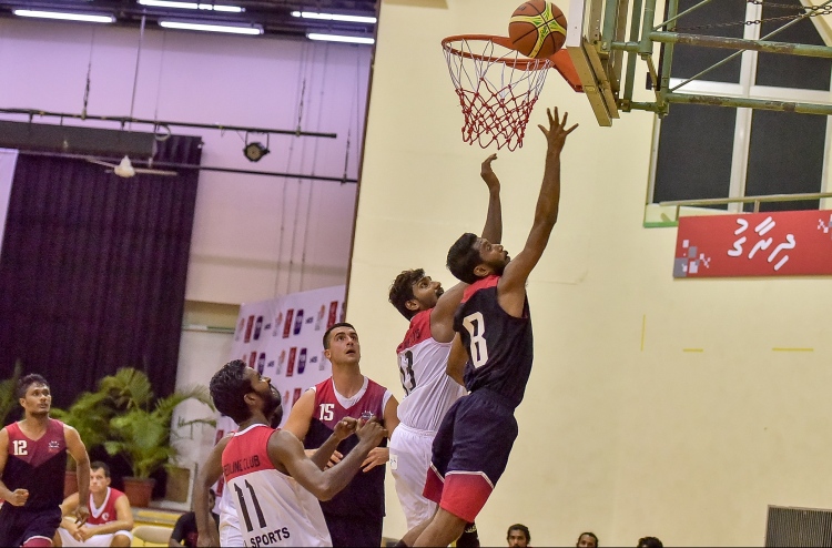 ބައުސް އިން ރެޑް ލައިން ބަލިކޮށްފި