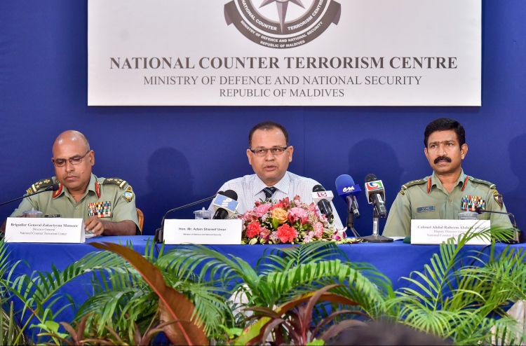 ހަނގުރާމައަށް ދާން އުޅުނު ތިން މީހަކު ހިފަހައްޓައިފި