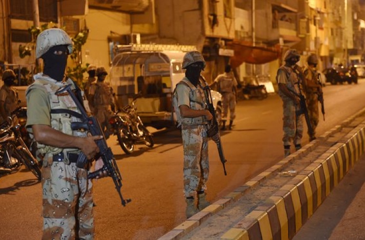 ޕާކިސްތާން ފުލުހުން އަނިޔާވެރިކަން ހުއްޓާލަން ގޮވާލައިފި