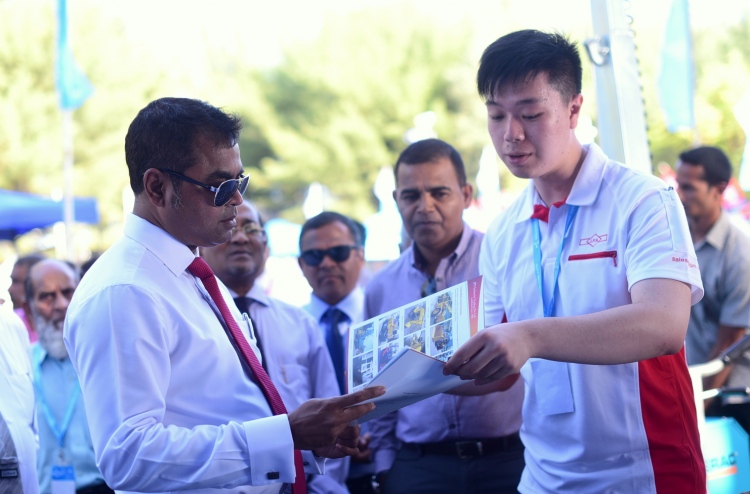 ސަފާރީތަކުން ކުނި އަޅާތީ އެކަން ހައްލުކޮށްދޭން އެދެފި