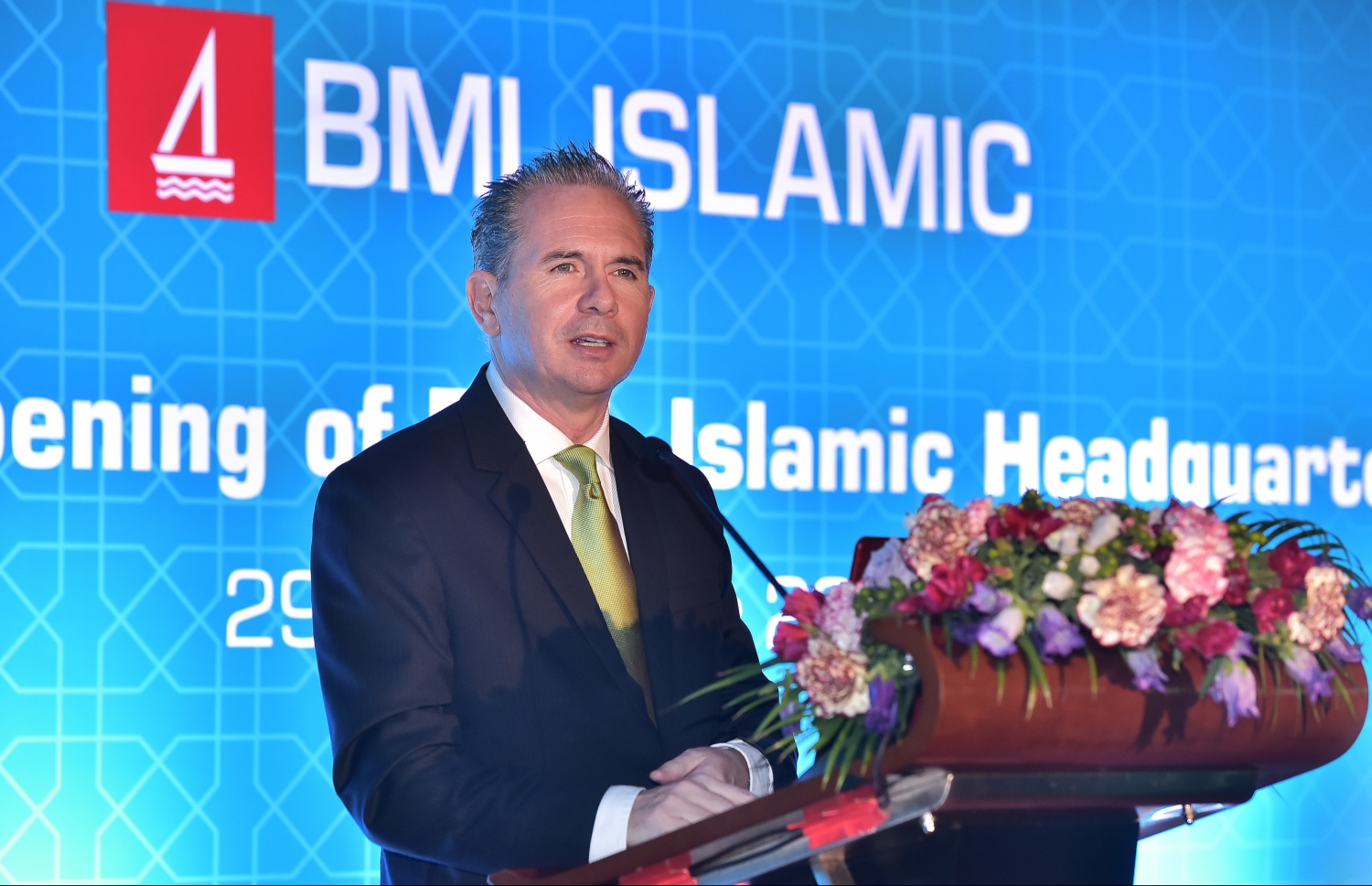 ބީއެމްއެލްގެ އިސްލާމިކް ބްރާންޗް ހުޅުވަން މިރޭ ބޭއްވި ރަސްމިއްޔާތުގައި އެ ބޭންކުގެ ސީއީއޯ އެންޑްރޫ ވާހަކަ ދައްކަވަނީ.-- ފޮޓޯ: ނިޝާން އަލީ/ މިހާރު