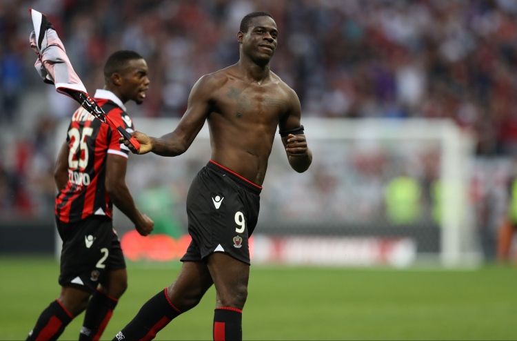 ބަލޮޓެލީގެ ލަނޑުން ނީސް އެއް ވަނަ އަށް