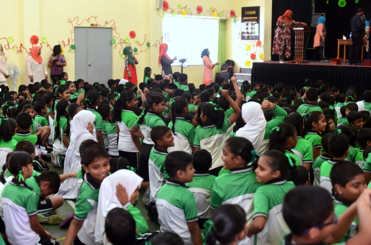 ގިނަ ދަރިވަރުންނަށް ދިމާވަނީ އަނގައިގެ މައްސަލަތައް