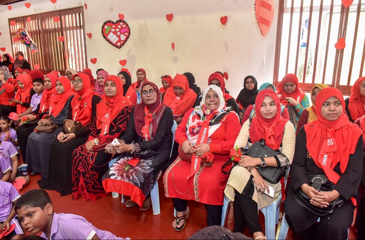 ބަންދު ދުވަސްތަކުގައި ޓީޗަރުން ނުނެރެން އަންގައިފި