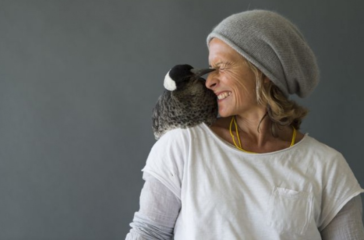 ވާވެފައި އޮތް އަންހެންމީހާ އަށް ދިރުން ގެނައި ކޮވެލި