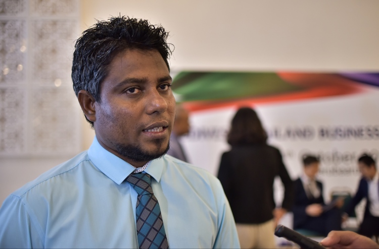 ފެނަކައަށް އިތުރު ޑެޕިއުޓީ މެނޭޖިން ޑިރެކްޓަރެއް