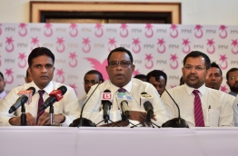 ޕީޕީއެމްގެ ކައުންސިލާއި ޕާލަމެންޓްރީ ގްރޫޕުން ދަރުބާރުގޭގައި މިދިޔަ ބުރާސްފަތި ދުވަހު ބޭއްވި ނިއުސްކޮންފަރެންސްގައި އަބްދުއްރަހީމް (މ) ވާހަކަ ދައްކަވަނީ. -- ފޮޓޯ: ނިޝާން އަލީ/މިހާރު