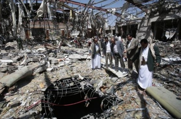 ޔަމަނުގެ ޖަނާޒާ ހޯލަށް ބޮން އެޅުނީ އޮޅުމަކުން: ސައުދީ