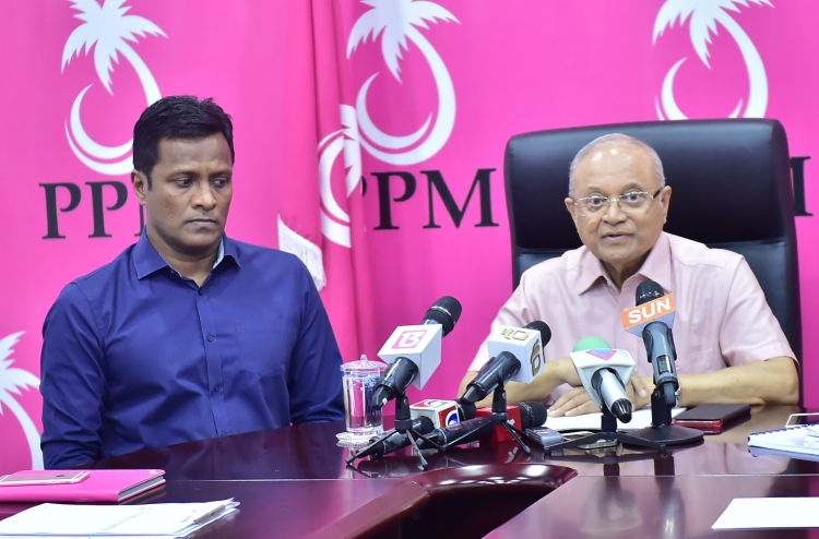 އިދިކޮޅު ފަރާތްތަކުން މަސައްކަތުގައި، އުމަރު ކޮބާ؟