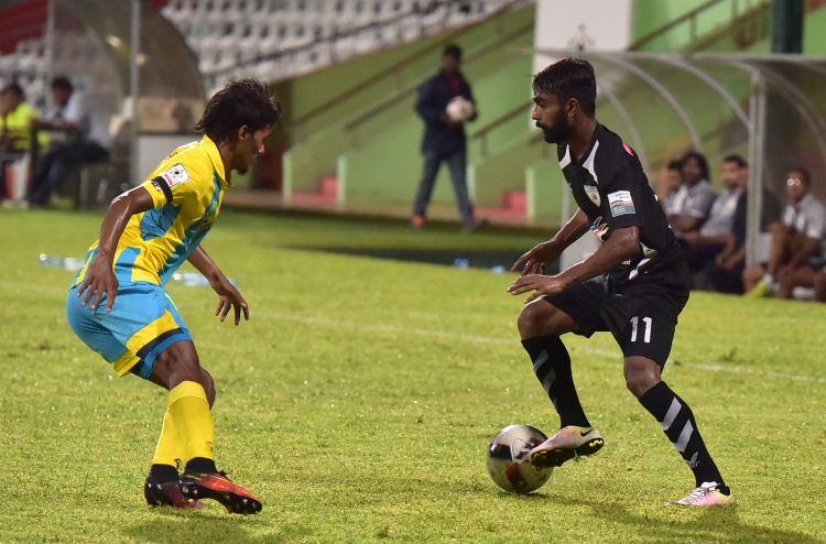 ވެލެންސިއާ ބަލިކޮށް އީގަލްސް އިން ފަރަގު ކުޑަކޮށްފި