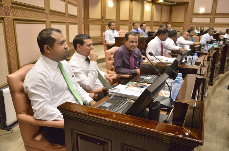 "އެކައުންޓު ހުޅުވުމަކީ ބިދޭސީންނަށް ތަކުލީފެއް"