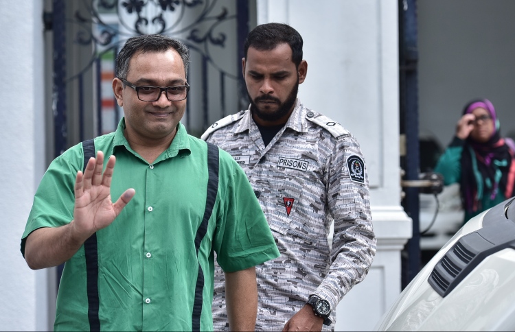 ފަޔާޒް ޖަލަށްލާން ކުރި ދެ ހުކުމް ބާތިލްކޮށްފި