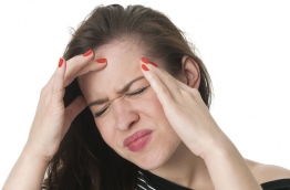 ވަރަށް ގިނަ މީހުން މައިގްރެއިންގެ ސަބަބުން ބޮލުގައި ރިހޭތީ އުޅޭ