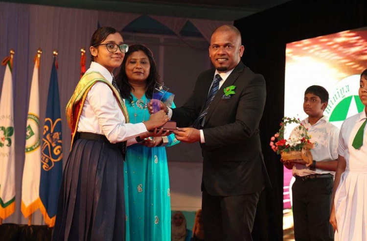 އަމީނިއްޔާ ސްކޫލުގެ އެންމެ މޮޅު ދަރިވަރަކަށް އިބާނާ