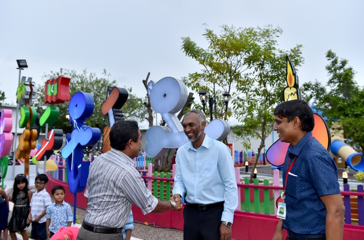 ޔާމީނަށްޓަކައި މުއިއްޒު، ރައީސް އަރިހުގައި އާދޭސްކުރި!