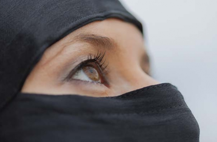 ބުރުގާ އެޅިއަސް ވަޒީފާއިން ކަނޑާނުލެވޭނެ: ސްވިސް ކޯޓު