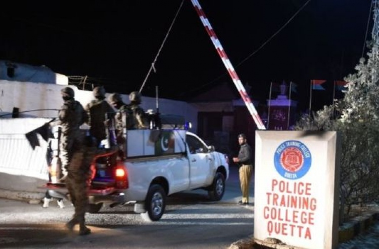 ޕާކިސްތާނުގެ ޕޮލިސް ކޮލެޖަކަށް ހަމަލާދީ 58 މަރު