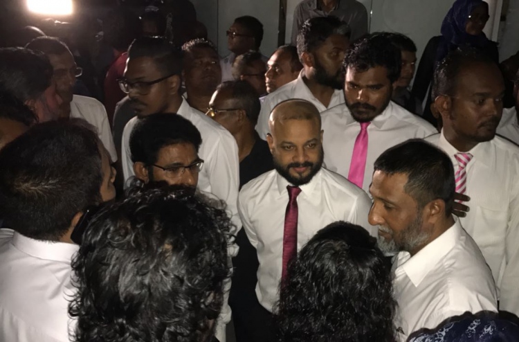 ޖަލަށްް ދާން ބިރެއް ނުގަނޭ: ފާރިސް