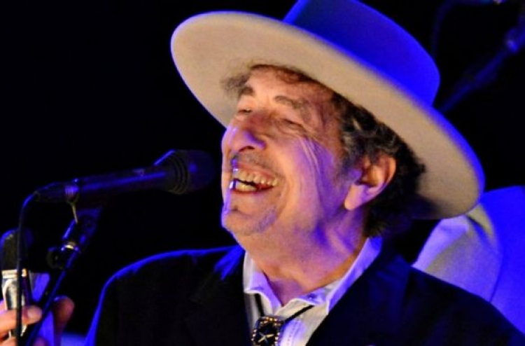 ނޯބެލް އިނާމު ލިބުނު ބޮބް ޑިލަންގެ ހަބަރެއް ވެއްޖެ