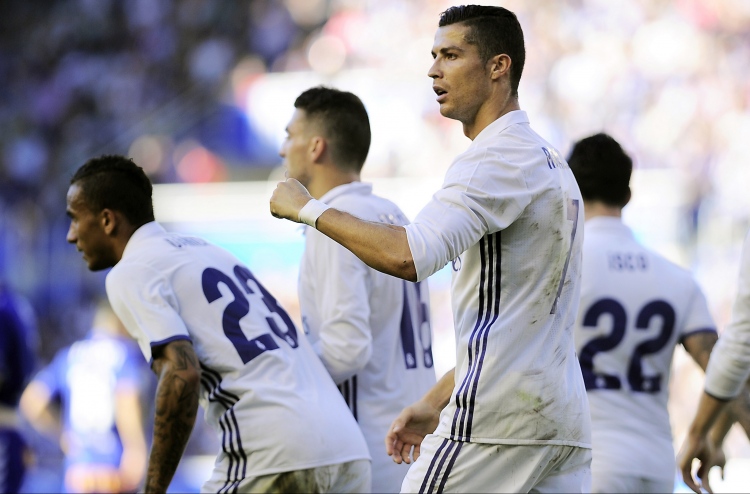 ރޮނާލްޑޯ ހެޓްރިކާ އެކު ރެއާލަށް ދެ ޕޮއިންޓުގެ ލީޑެއް