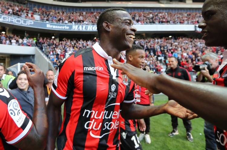 ބަލޮޓެލީގެ އެހީއާ އެކު ނީސް އެއް ވަނައިގައި