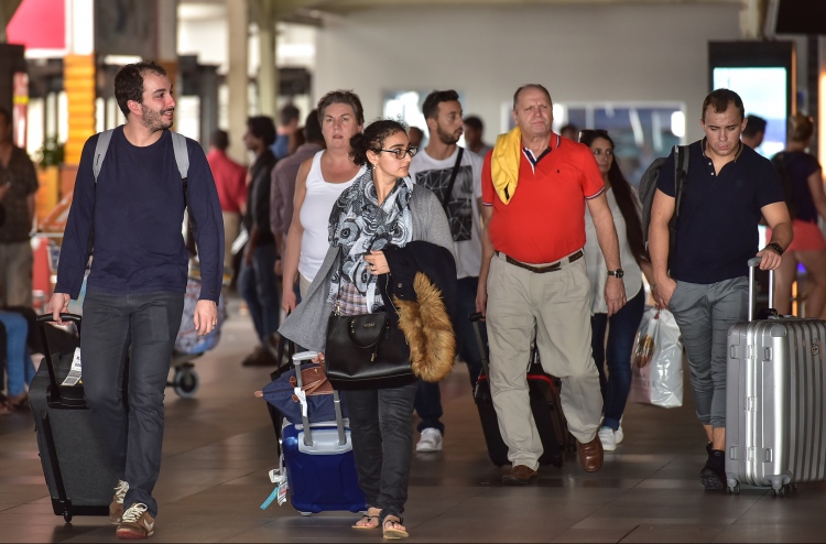 މިދިޔަ މަހު ޓޫރިސްޓުންގެ އަދަދު 11 ޕަސެންޓް އިތުރު