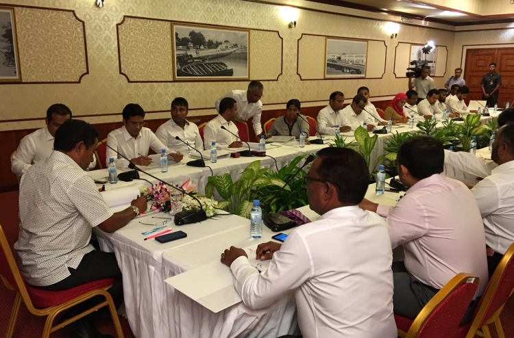 ސިޔާސީ ޕާޓީތަކަށް ފައިސާ ދޫކޮށްފި