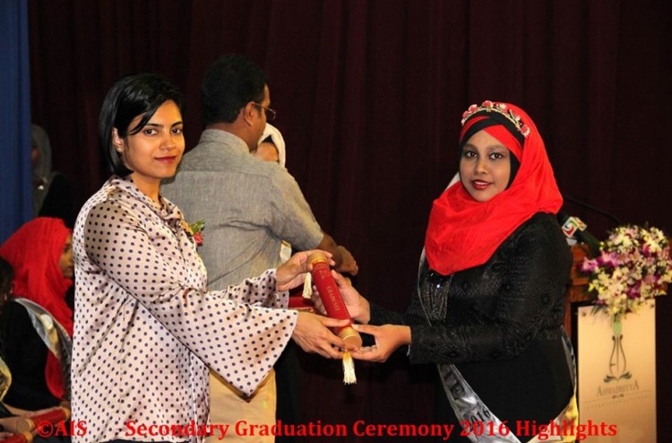 އަހުމަދިއްޔާ ސްކޫލުގެ 217 ދަރިވަރުން ގްރެޖުއޭޓްވެއްޖެ