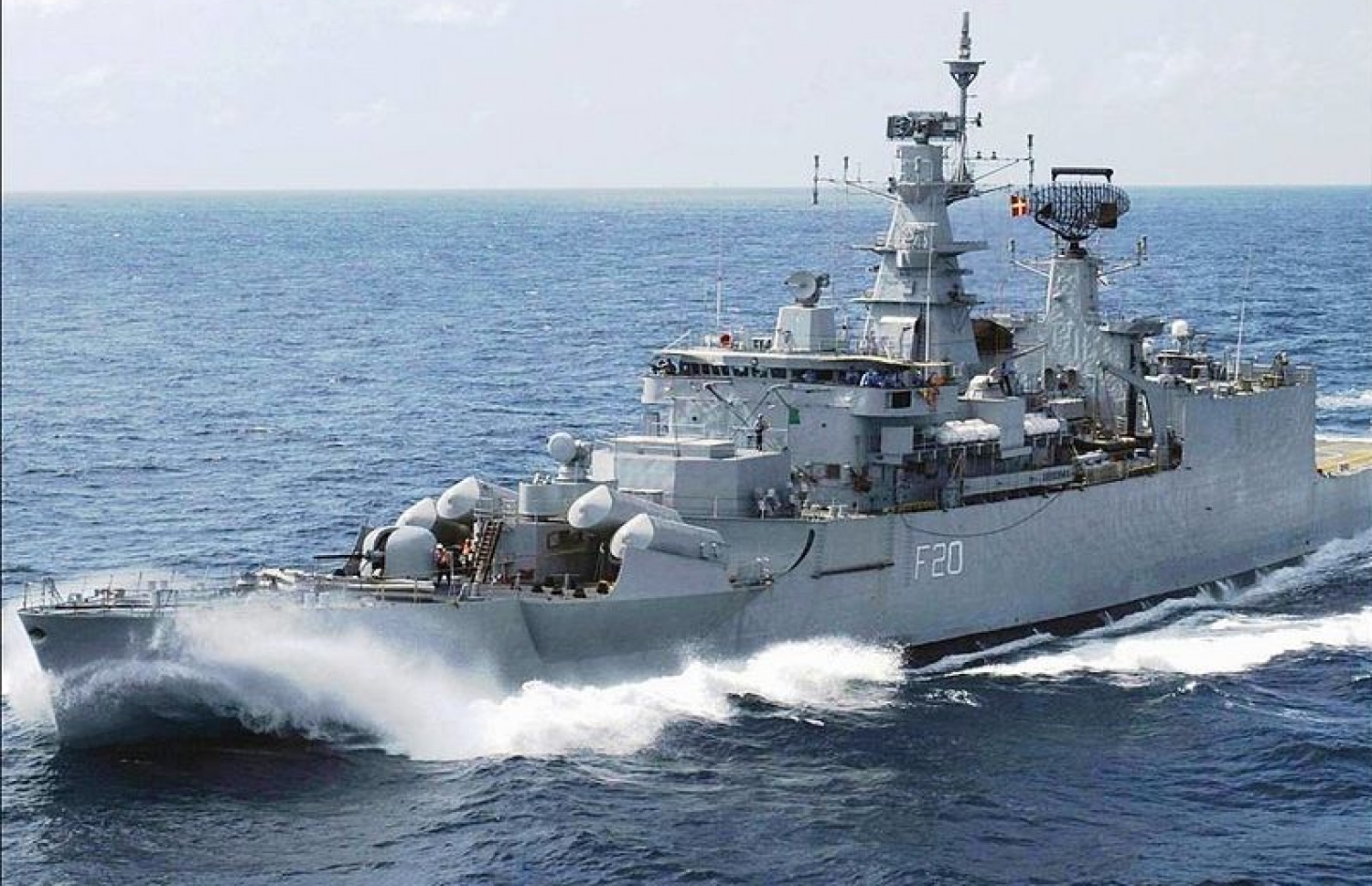 ނޮވެމްބަރު 3، 1988ގެ އުދުވާނީ ހަމަލާގައި ތަމަޅަ ޓެރަރިސްޓުން ފިލައިގެން ދިޔަ އިރު ރަހީނު ކުރި ބޯޓު އެމްވީ ޕްރޮގްރެސް ލައިޓާއި އޭގައި ރަހީނުންގެ ގޮތުގައި ގެންދިޔަ މީހުން ސަލާމަތް ކުރުމުގައި ބައިވެރިވި އިންޑިޔާގެ މަނަވަރު ގޯދާވަރީ.