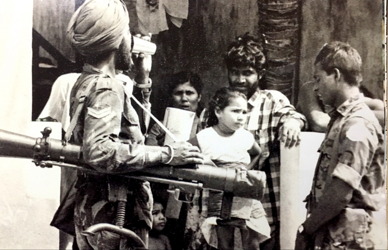 އިންޑިއާ ސިފައިން މާލެ ތެރެ ބަލައި ފާސްކުރި އިރު އާންމު ރައްޔިތުންގެ ފަރާތުން ވަރަށް ބޮޑު އެއްބާރުލުމެއް ލިބިގެން ދިޔަ.